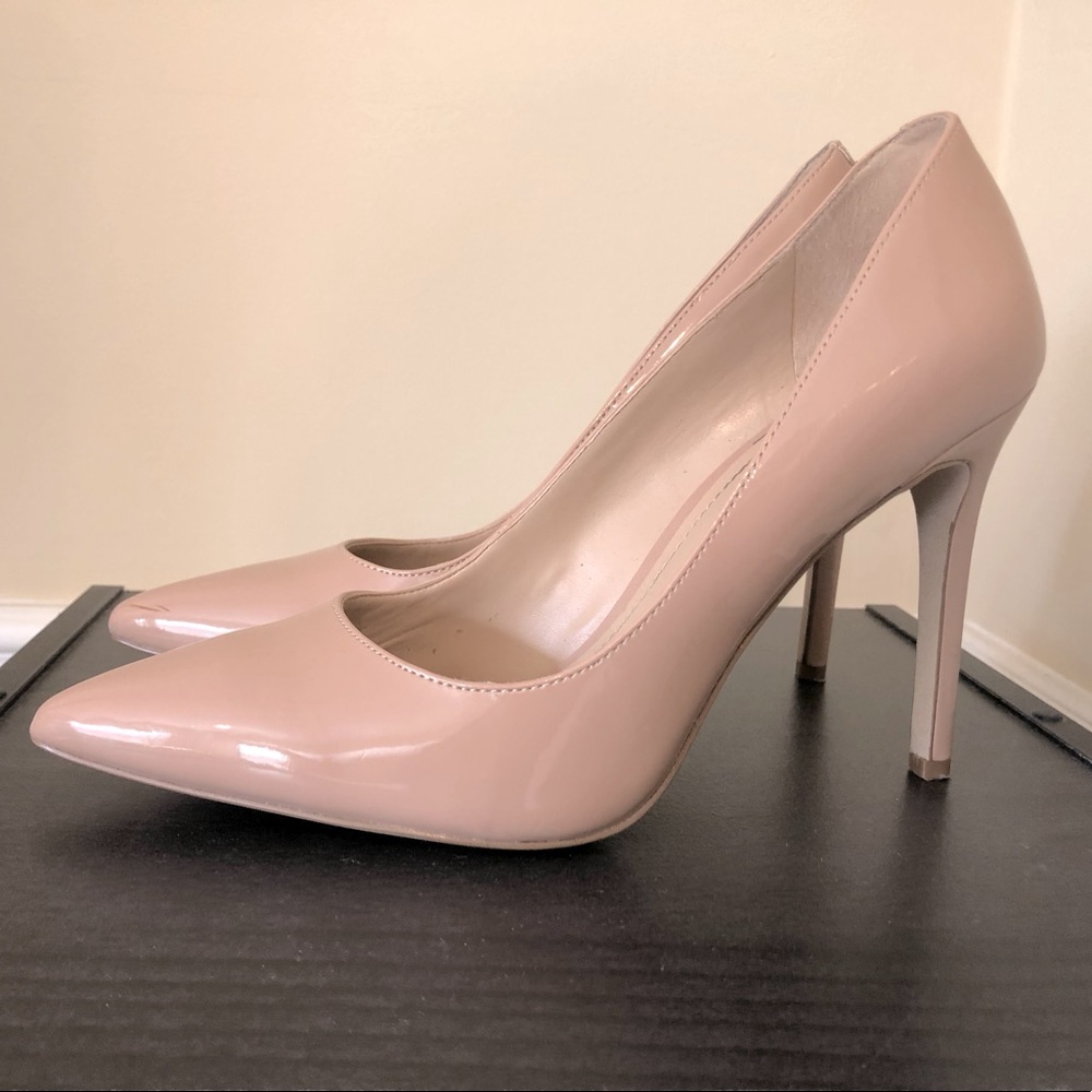 Nude Pumps